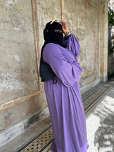 Load image into Gallery viewer, Luxe Puff  Drop Sleeve Abaya