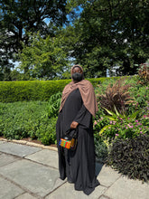 Load image into Gallery viewer, Luxe Crepe Abaya