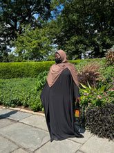 Load image into Gallery viewer, Luxe Crepe Abaya