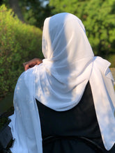 Load image into Gallery viewer, Everyday Chiffon Hijab - White

